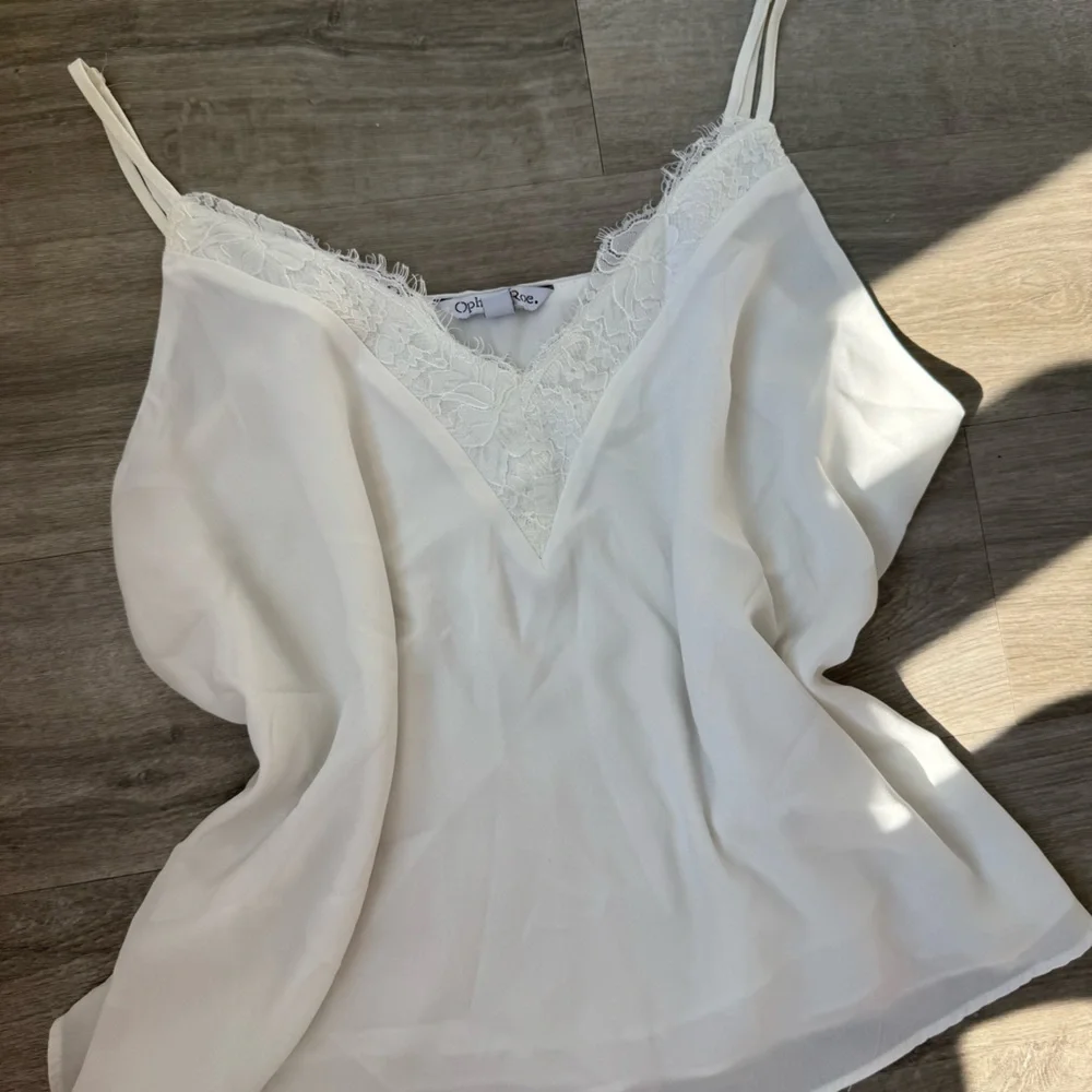 White Lace Trimmed Top - Picture 2 of 4